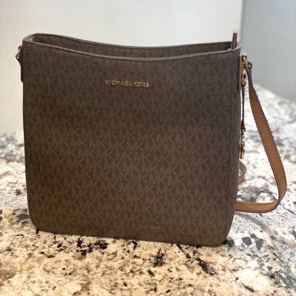 Handbags - Michael Kors Large Messenger Crossbody